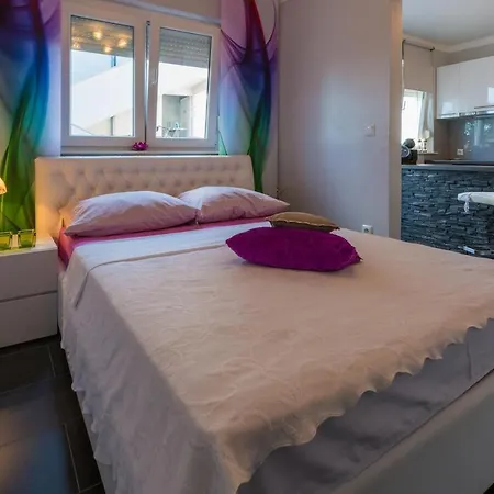 Vanesa Apartment *